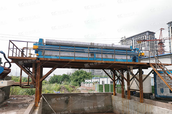 廂式壓濾機強度高，適合于處理細顆粒