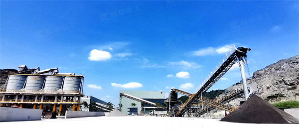 水洗砂生產(chǎn)線方案配置，要求兩月加工六萬噸石料，石子沙子都要